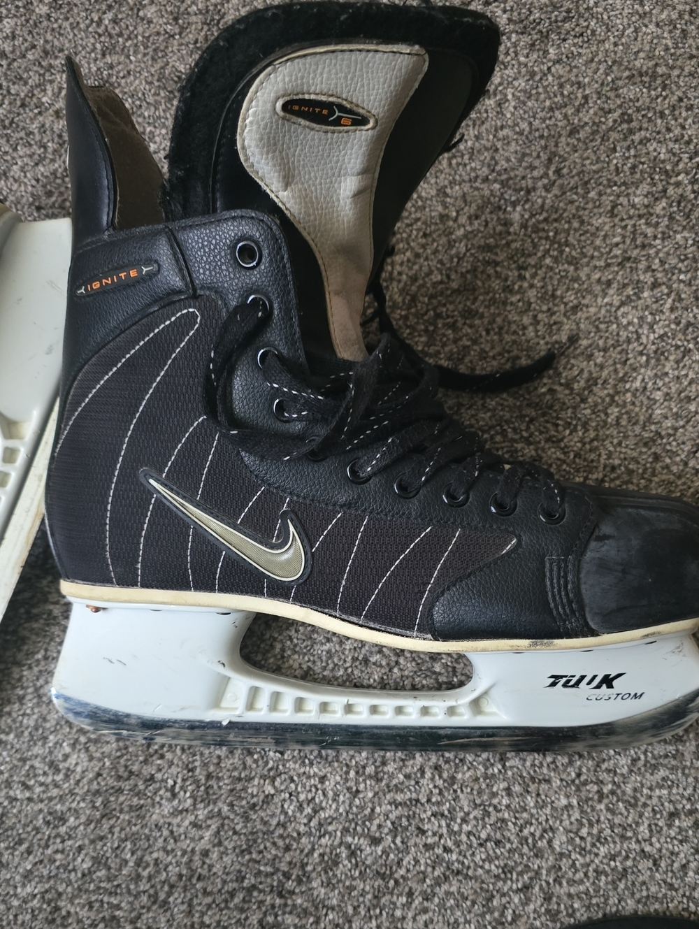 Men's Nike Ignite Black/Silver Ice Hockey Skate - Silver Swoosh